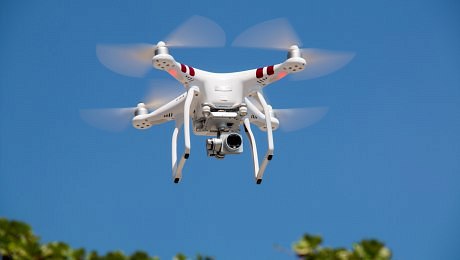 Rada schválila pravidla pro bezpečnost letectví včetně pravidel pro drony