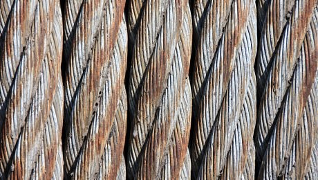 Komise prodloužila antidumpingová cla na ocelová lana a kabely z Číny