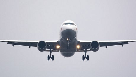 Komise chce snížit emise z letecké dopravy