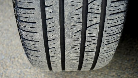 Rada přijala nová pravidla pro označování pneumatik
