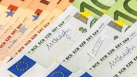 Parlament přijímá nová pravidla o přiměřené minimální mzdě pro všechny pracovníky v EU