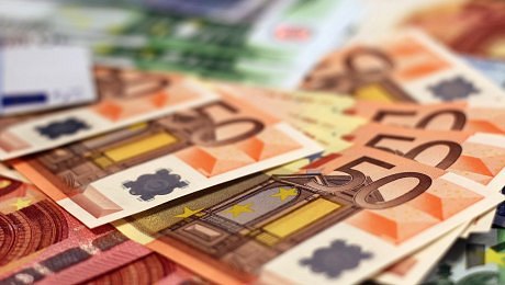 Bulharsko připraveno na přijetí eura od roku 2026, potvrdila Evropská komise