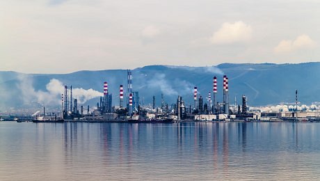 Poslanci EP podpořili zákaz dovozu ruského plynu a ropy do EU od roku 2026