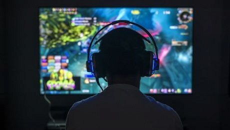 Rada EU obnovuje dočasná pravidla pro detekci CSAM online
